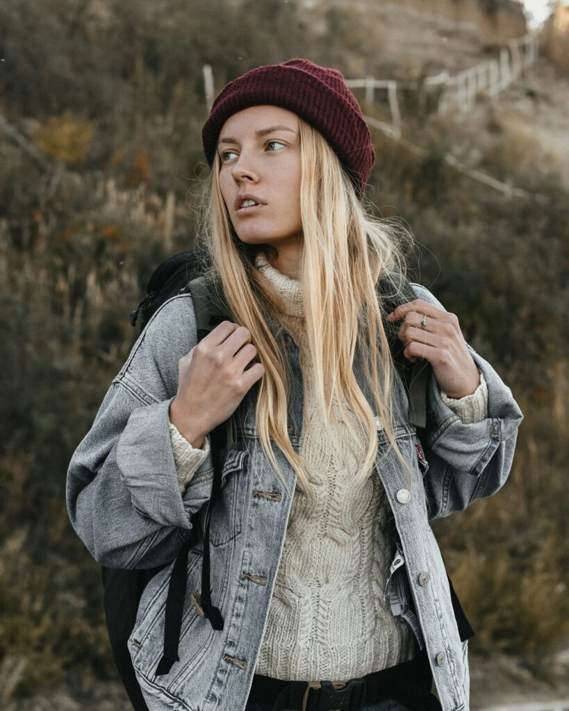 dmitry-ganin-uU_aWtQC3bs-unsplash-819x1024 Skandynawski Styl w Modzie: Czym się Charakteryzuje i Jak Stworzyć Minimalistyczny Look?